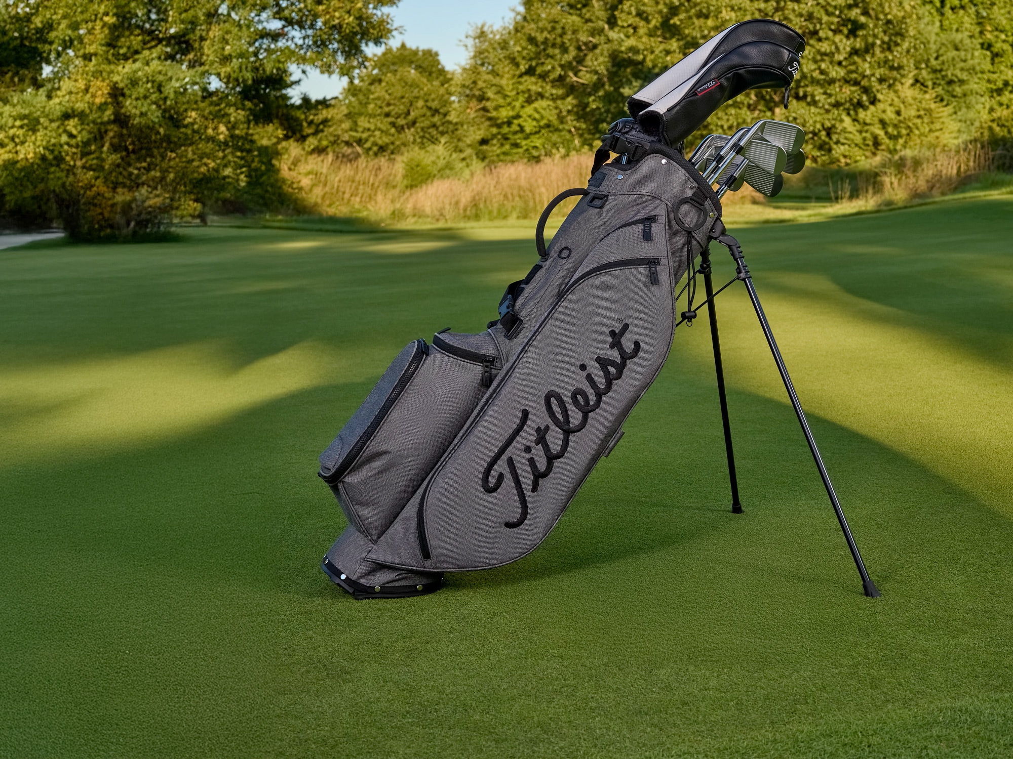 Titleist スタンドバッグ サブバック　フード/ショルダー付き 71heOqCtFyL._UF350,350_QL50_.jpg